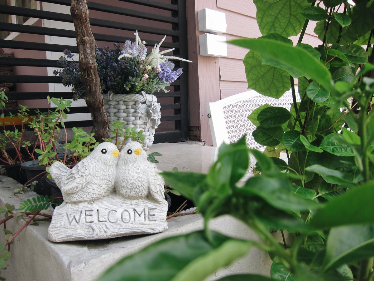 Baan Nai Trok Hostel Bangkok Exterior photo